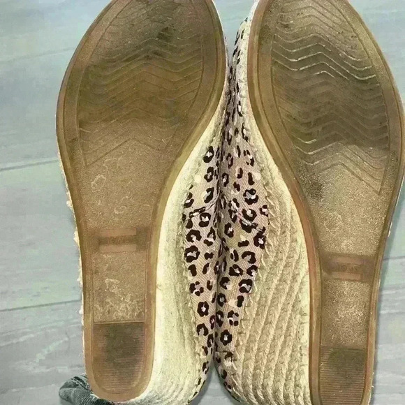 Toms Michelle Neutral Cheetah Peep Toe Wedges sz 9.5 W - Picture 10 of 10